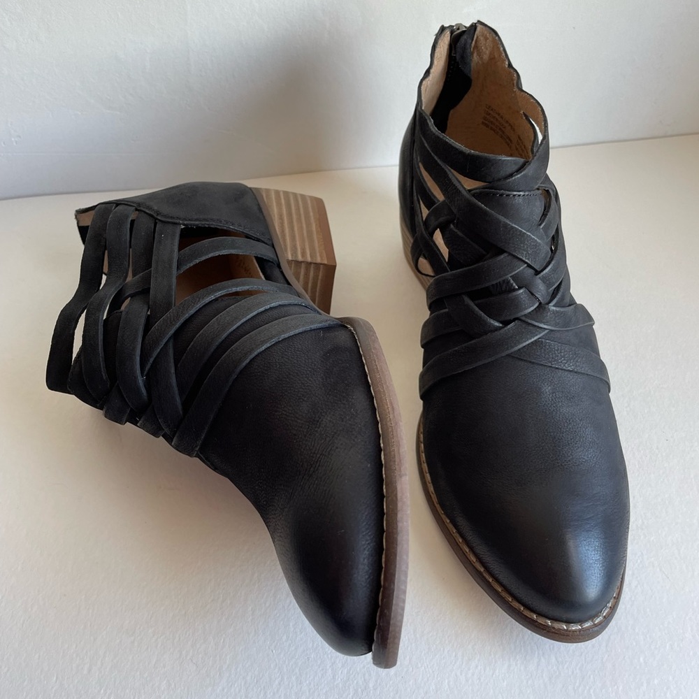 Seychelles So Blue Cutout Bootie